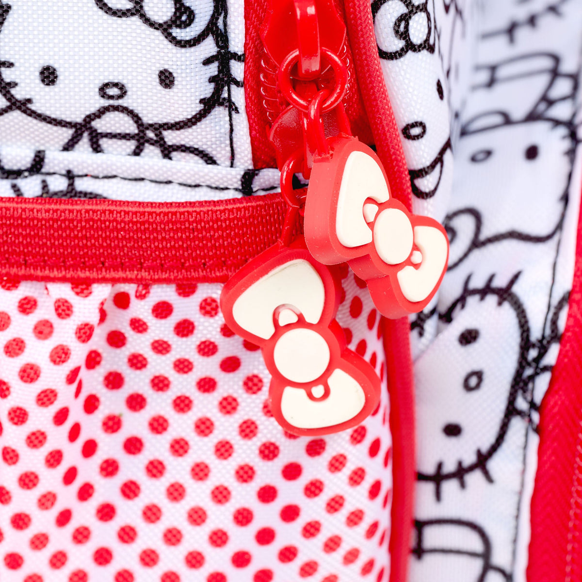 hello-kitty-classic-backpack-cooler-u9 00027925-Z.jpg