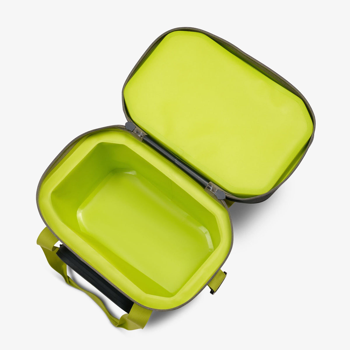 trailmate-18-can-cooler-bag-i8 00066772-O2.jpg